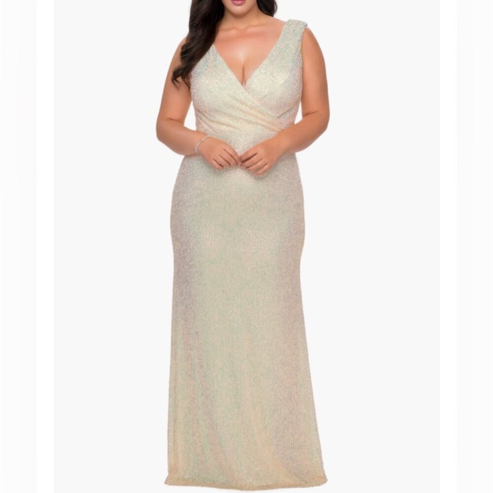 La Femme Champagne Sequin Gown Size 24 Nwot $408